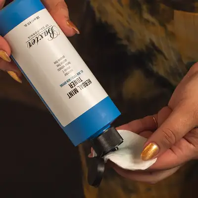 Baxter of California - Męski ziołowo-miętowy tonik do oczyszczania twarzy 236ml
