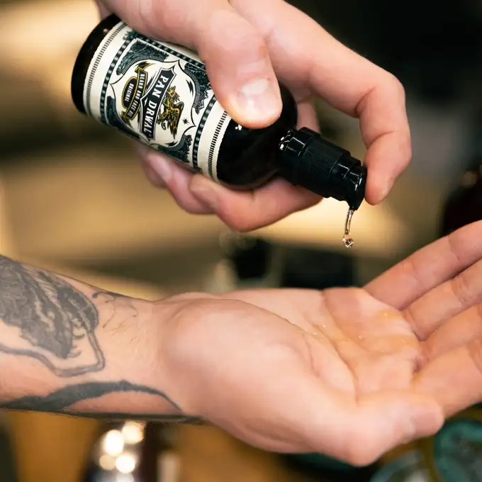 Pan Drwal Original Beard Oil - Nawilżający olejek do brody o męskim zapachu 100ml