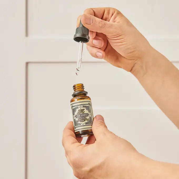 Pan Drwal Original Beard Oil - Nawilżający olejek do brody o męskim zapachu 100ml