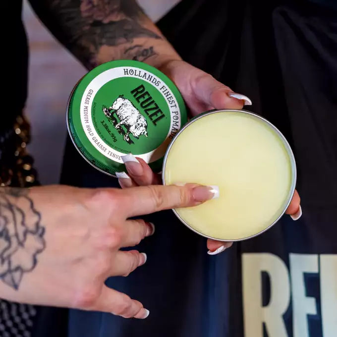 Reuzel Green Woskowa pomada średni połysk i średnie utrwalenie 95g