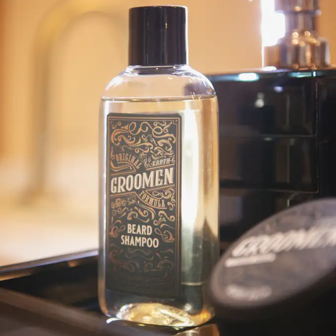 Groomen Earth - Nawilżający szampon do brody 150 ml