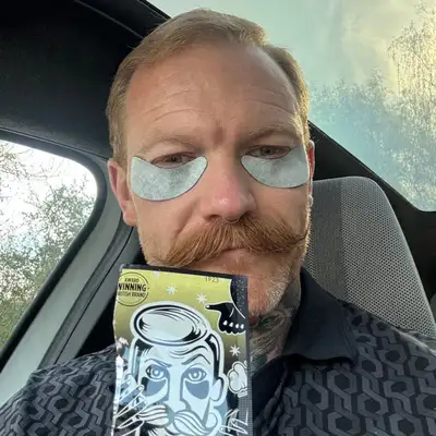 Barber Pro Under Eye Mask - kolagenowe płatki pod oczy z węglem aktywowanym i popiołem wulkanicznym (3 pary)