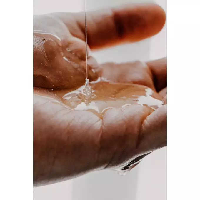 Firsthand Hydrating Shampoo - Nawilżający szampon do włosów 300ml