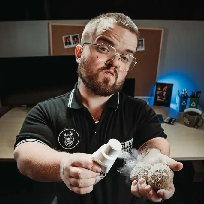 Angry Beards Puffer sit and stick - Męski puder do higieny intymnej 57g