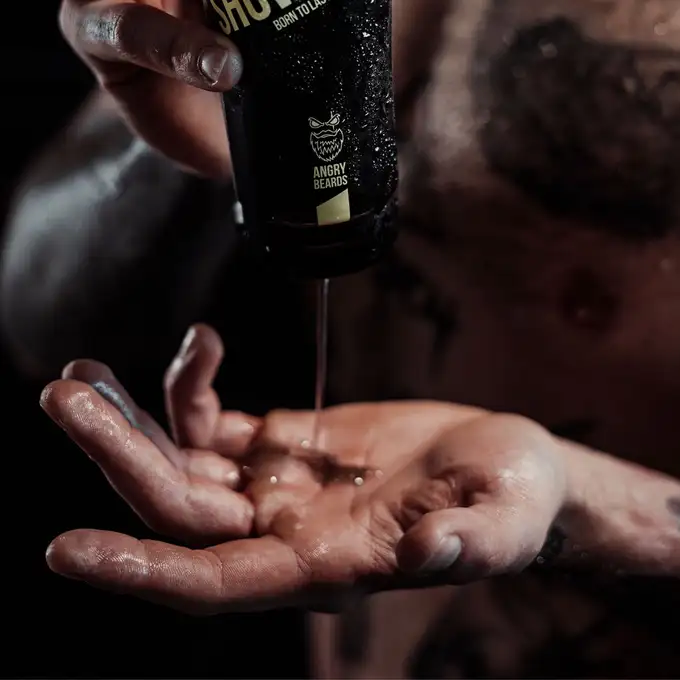 Angry Beards Niesamowity żel pod prysznic do ciała i jajek, zapach Urban twofinger 230ml