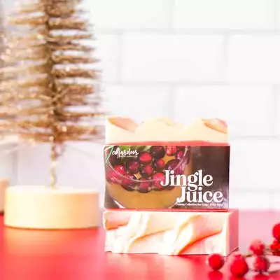 Cellar Door Jingle Juice - mydło w kostce o zapachu słodkiego wina musującego, owoców granatu i cytrusów 142g
