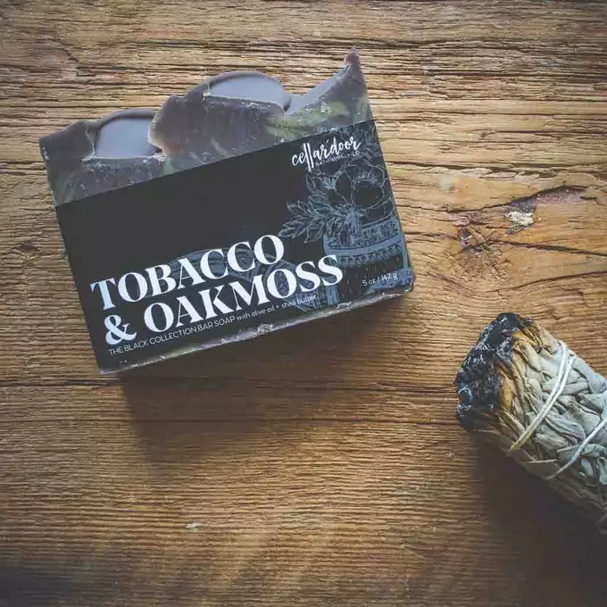 Cellar Door Tobacco and Oakmoss - mydło w kostce o wyjątkowo męskim zapachu tytoniu, mchu i wanilii 142g