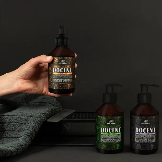 Pan Drwal Docent - Oczyszczający szampon do włosów 250 ml