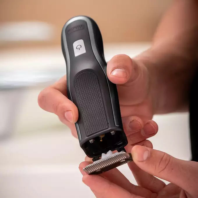 Wahl Self Clip 360 - Bezprzewodowa maszynka do strzyżenia włosów w zestawie z nakładkami 